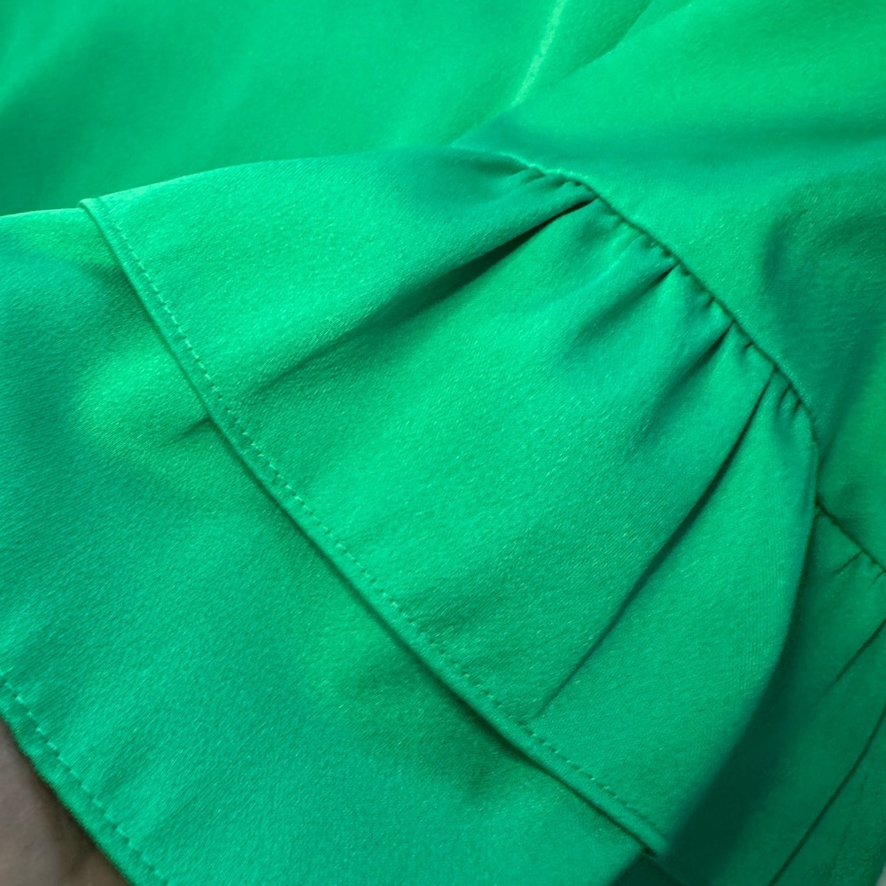 Lilly Pulitzer Vibrant Green Silk look Blouse with Ruffle Sleeves - Picture 4 of 5